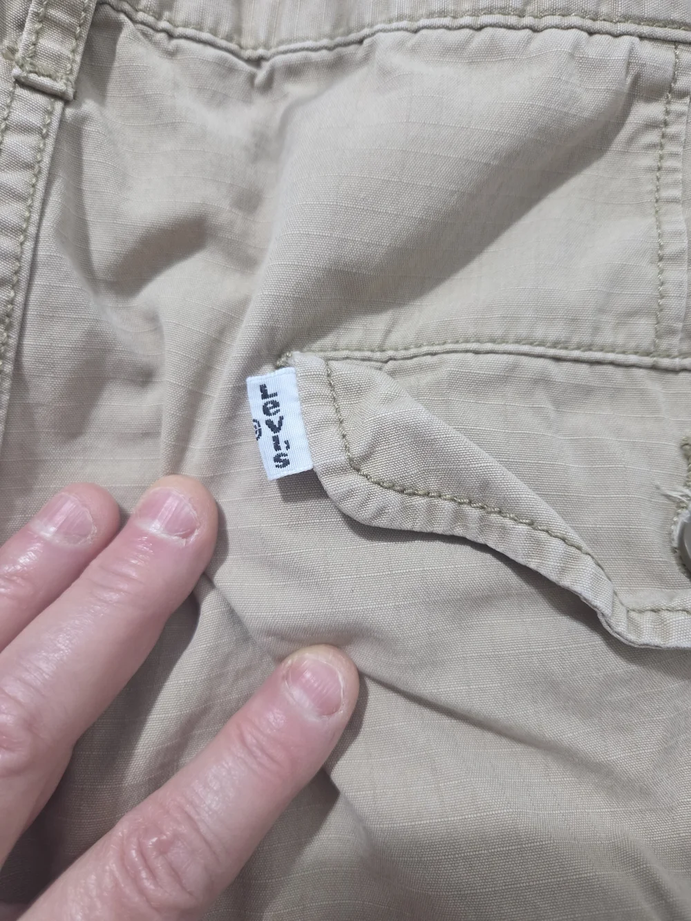 Levi's Men's Classic Cargo Shorts in Khaki, Size 34